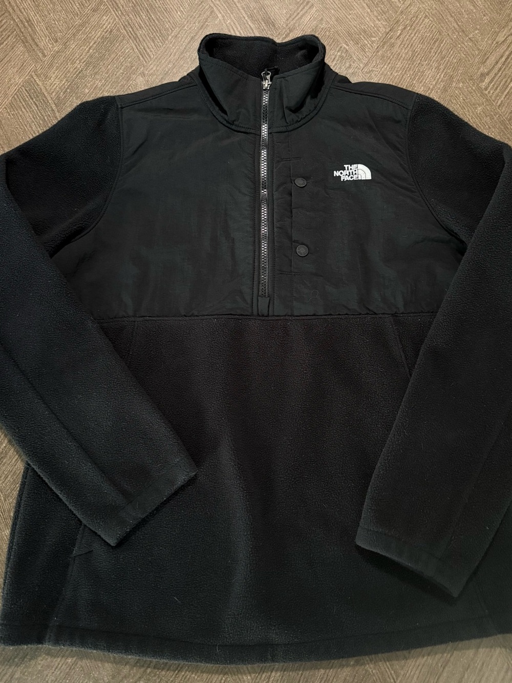 The North Face Women’s Black Half-Zip Fleece Pullover size L